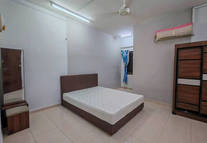 Bangunan Duta Impian (The Embassy Suites)