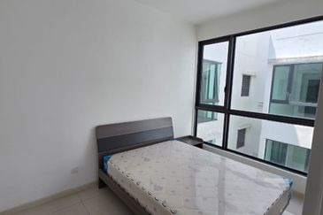 The M @ Medini Macrolink