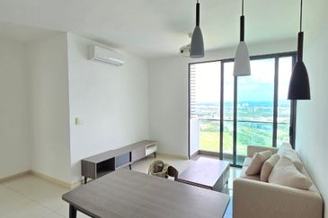 The M @ Medini Macrolink