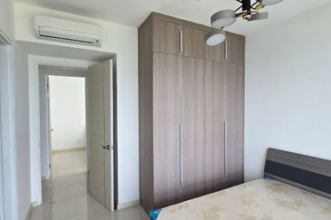 The M @ Medini Macrolink