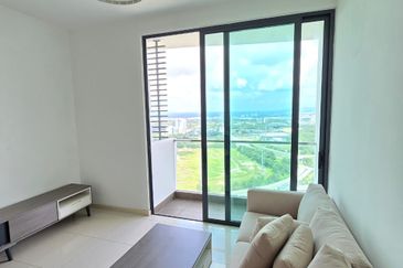 The M @ Medini Macrolink