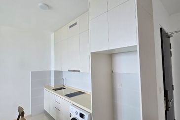 The M @ Medini Macrolink