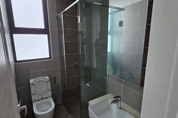 The M @ Medini Macrolink