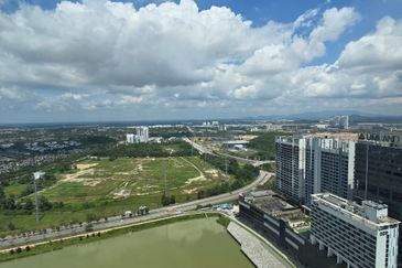 The M @ Medini Macrolink