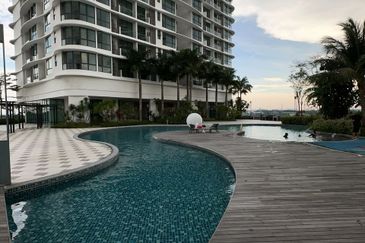 The M @ Medini Macrolink