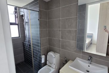 The M @ Medini Macrolink