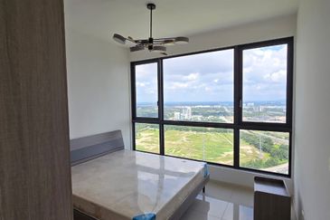 The M @ Medini Macrolink