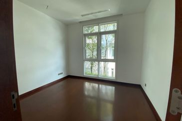 Emerald Bay @ Puteri harbour