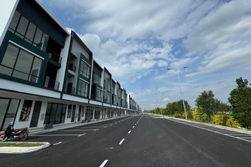 Crest @ Austin Emerald 1