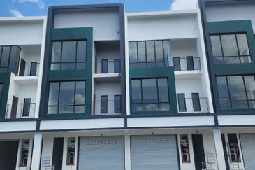 Crest @ Austin Emerald 1