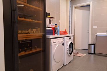 Emerald Bay @ Puteri harbour