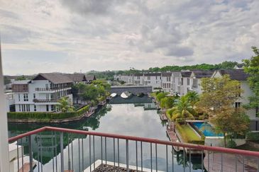 Emerald Bay @ Puteri harbour