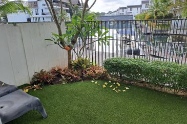 Emerald Bay @ Puteri harbour