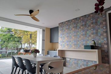 Emerald Bay @ Puteri harbour