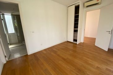 Emerald Bay @ Puteri harbour