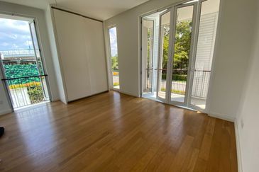 Emerald Bay @ Puteri harbour