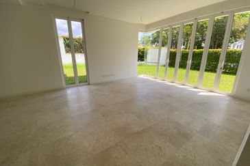 Emerald Bay @ Puteri harbour