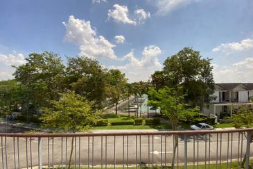 Emerald Bay @ Puteri harbour