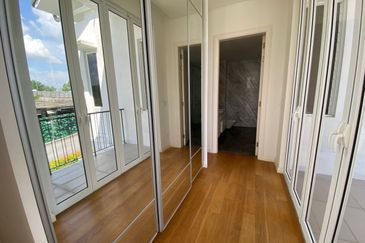 Emerald Bay @ Puteri harbour