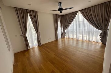 Emerald Bay @ Puteri harbour