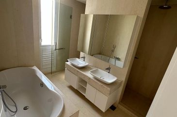 Emerald Bay @ Puteri harbour