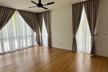 Emerald Bay @ Puteri harbour