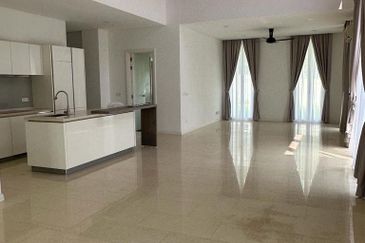 Emerald Bay @ Puteri harbour