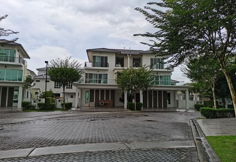 Isola Villa @ Senibong Cove