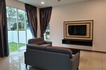 Isola Villa @ Senibong Cove