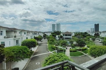 Isola Villa @ Senibong Cove