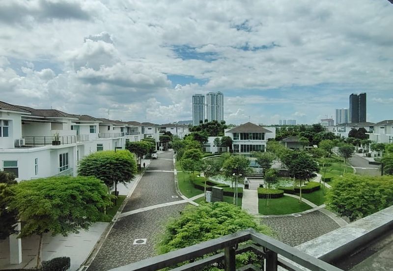 Isola Villa @ Senibong Cove