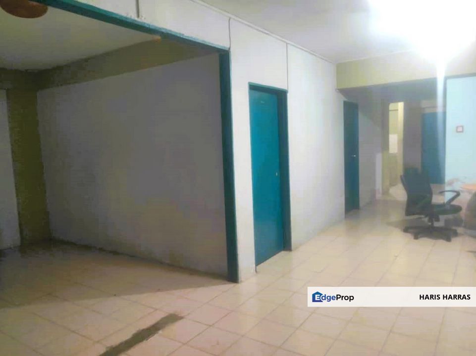 GROUNDFLOOR & RENOVATED | Anggerik Apartment, Taman Putra KAJANG, Selangor, Kajang