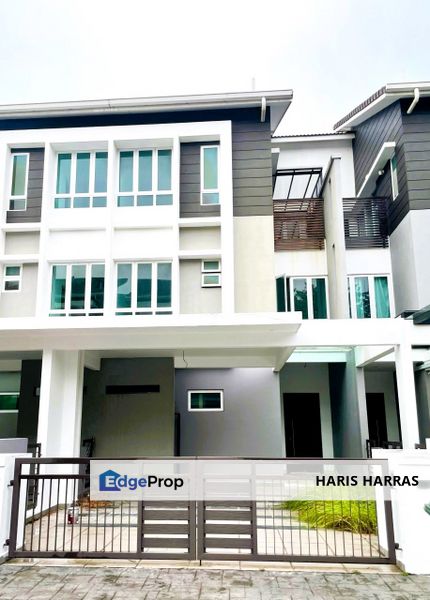 RENOVATED | Tiara South, Semenyih | Triple Storey Link House, Selangor, Semenyih