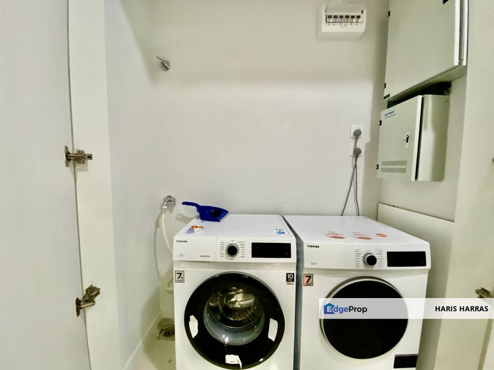 Luxury Corner Unit @ Azure Residences, Kelana Jaya – Resort Living with Mall Access, Selangor, Kelana Jaya