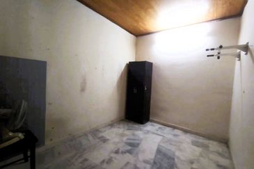 BANDAR ENSTEK (CENDRAWASIH)