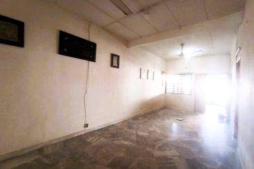 BANDAR ENSTEK (CENDRAWASIH)