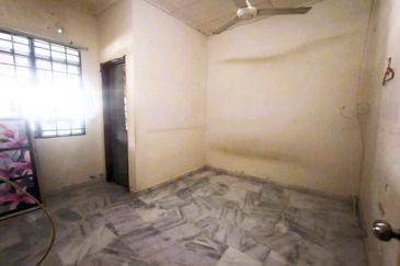 BANDAR ENSTEK (CENDRAWASIH)