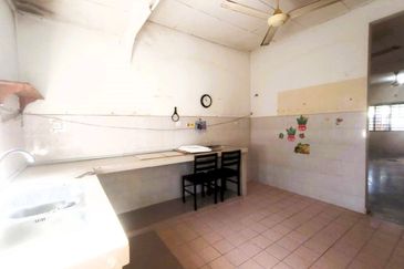 BANDAR ENSTEK (CENDRAWASIH)