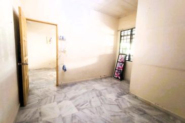 BANDAR ENSTEK (CENDRAWASIH)