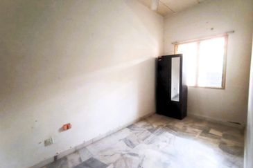 BANDAR ENSTEK (CENDRAWASIH)