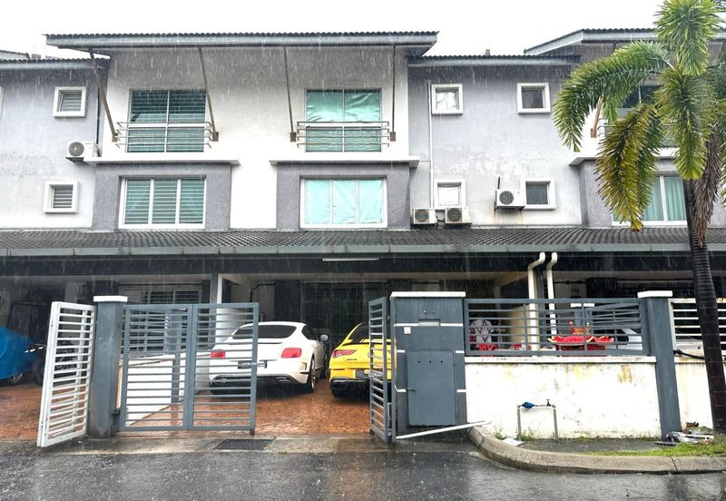 D'Anjung Teluk Pulai