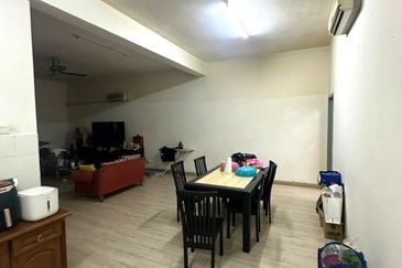 D'Anjung Teluk Pulai