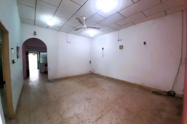 Single Storey Semi Detached House at Teluk Intan for Sale