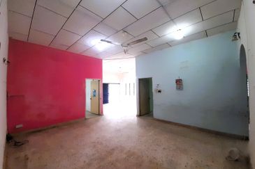 Single Storey Semi Detached House at Teluk Intan for Sale