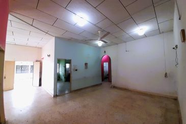 Single Storey Semi Detached House at Teluk Intan for Sale