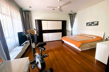 Changkat Kiara Surya