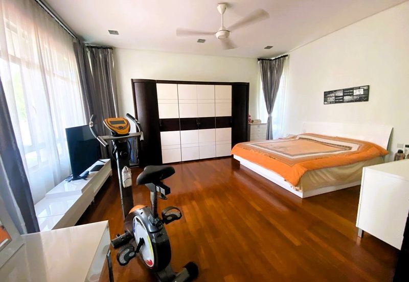 Changkat Kiara Surya