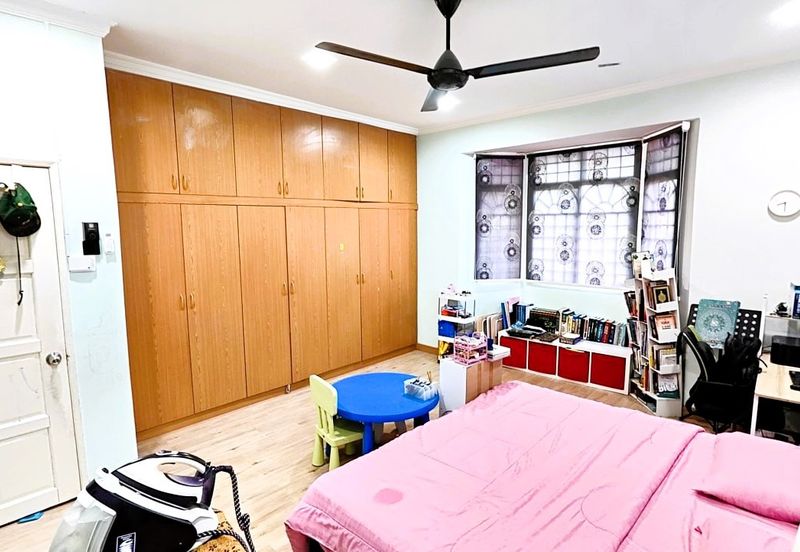 Taman Tasik Semenyih (Lake Residence)