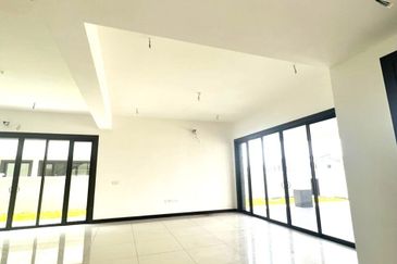 Hevea Elmina Gardens