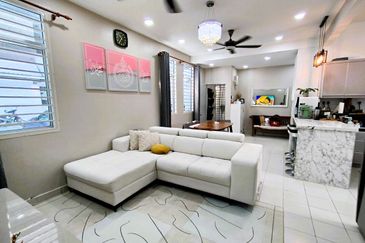 Eristana @ Seri Pristana